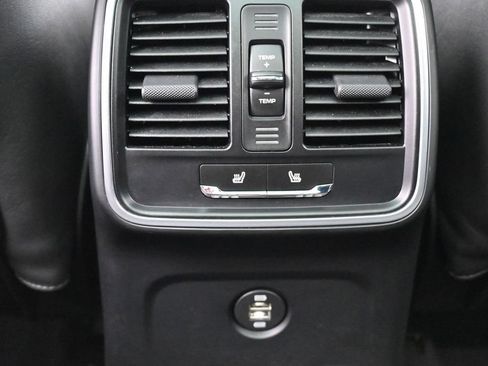 Used 2019 Porsche Macan AWD/4WD image 22