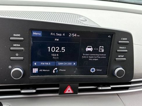 Used 2023 Hyundai Elantra SEL FWD image 11