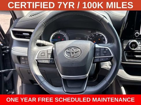 Used 2023 Toyota Highlander LE AWD/4WD image 18