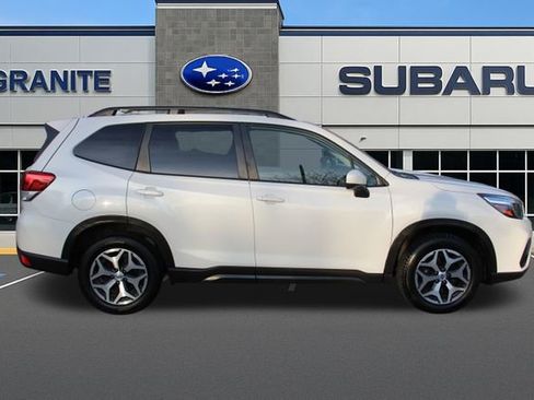 Used 2019 Subaru Forester Premium image 11