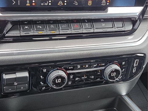 Used 2025 Chevrolet Silverado 1500 High Country image 19