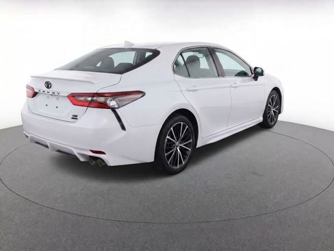Used 2023 Toyota Camry SE AWD/4WD image 5