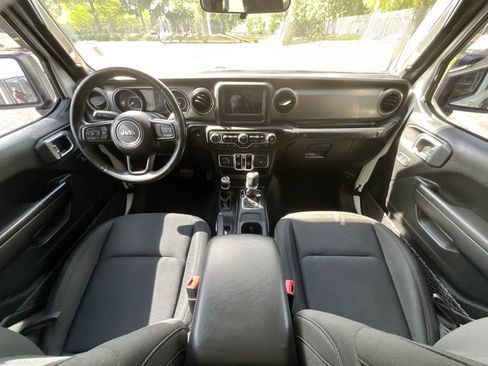 Used 2021 Jeep Wrangler Unlimited Sport AWD/4WD image 19