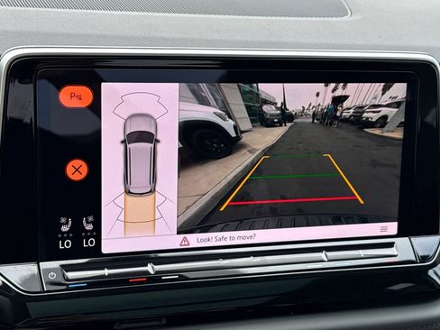 New 2025 Volkswagen Atlas Peak Edition SE image 18