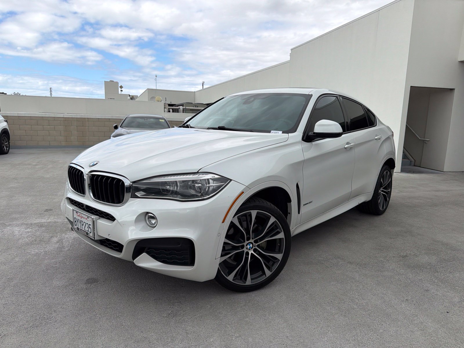 Used 2019 BMW X6 M60i w/ M Sport Package AWD/4WD image 3