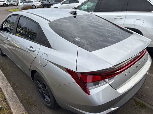 Used 2021 Hyundai Elantra SEL w/ Convenience Package image 10