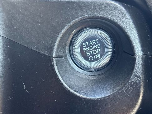 Used 2023 Jeep Renegade Limited AWD/4WD image 24