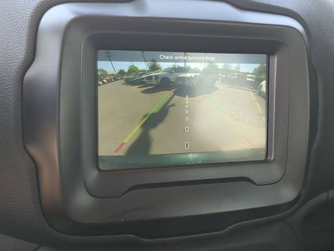 Used 2021 Jeep Renegade Sport image 16