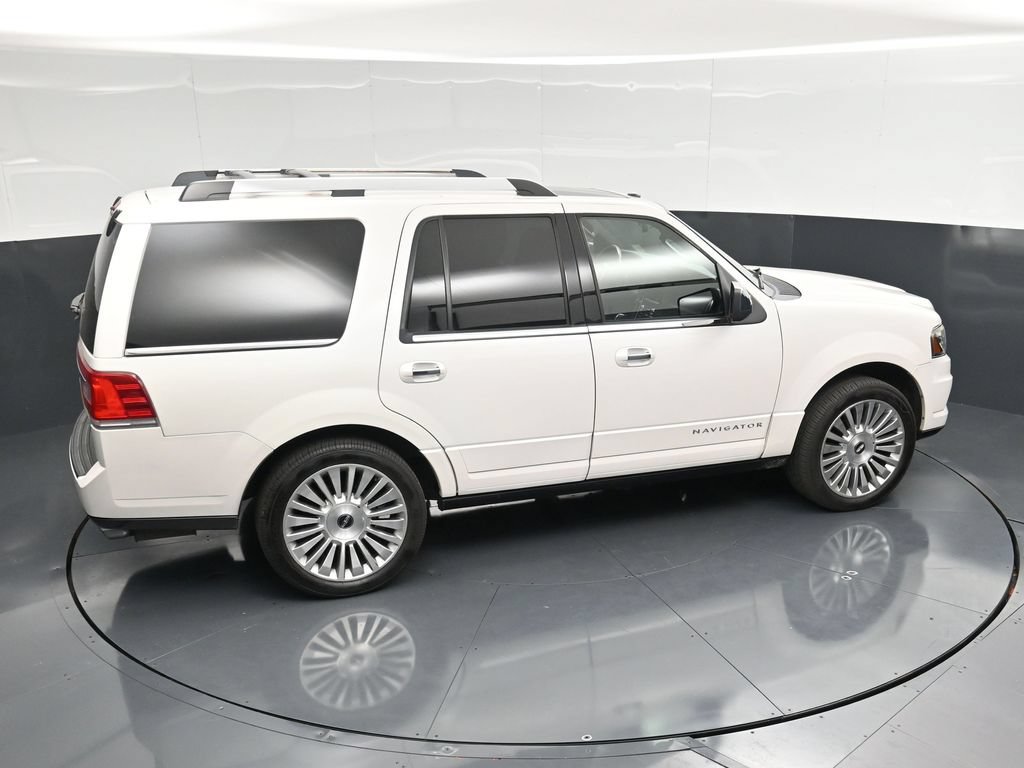 Used 2016 Lincoln Navigator Reserve AWD/4WD image 49