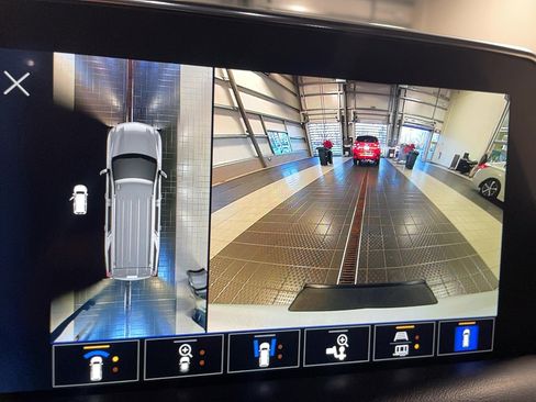 Used 2022 Chevrolet Tahoe LT w/ LT Signature Plus Package image 6