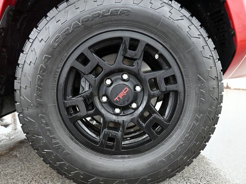 Used 2019 Toyota 4Runner TRD Off-Road Premium image 30