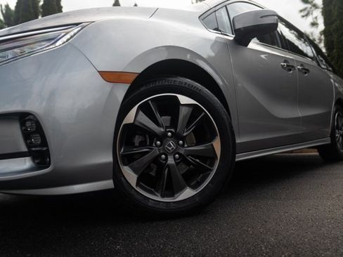 Used 2023 Honda Odyssey Elite image 4