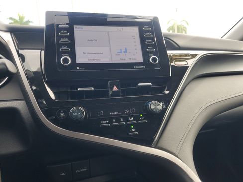 Used 2023 Toyota Camry LE FWD image 25