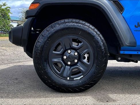 Used 2024 Jeep Wrangler Sport AWD/4WD image 12