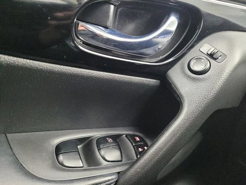 Used 2017 Nissan Rogue Sport SL w/ SL Premium Package image 27