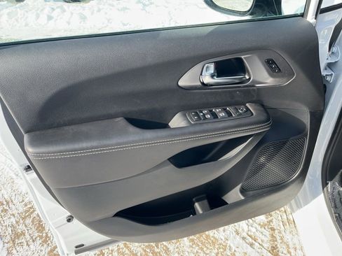 New 2026 Chrysler Pacifica Select image 17