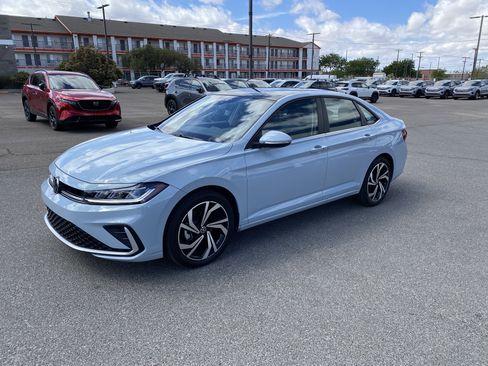 Certified 2025 Volkswagen Jetta SEL FWD image 40