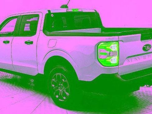 Certified 2025 Ford Maverick XLT w/ Equipment Group 302A AWD/4WD image 4