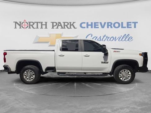 Used 2020 Chevrolet Silverado 2500 LT w/ Texas Edition AWD/4WD image 2