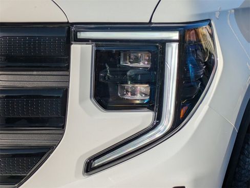 New 2026 GMC Sierra 1500 Elevation image 7