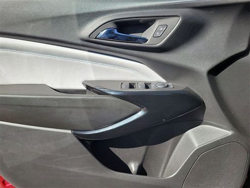 Used 2025 Chevrolet Trax LT image 15