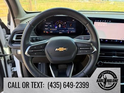 Used 2025 Chevrolet Traverse LT w/ Driver Confidence Package AWD/4WD image 17
