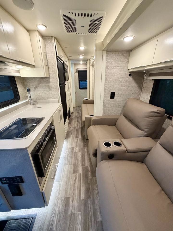 Used 2019 Mercedes-Benz Sprinter 170 image 60