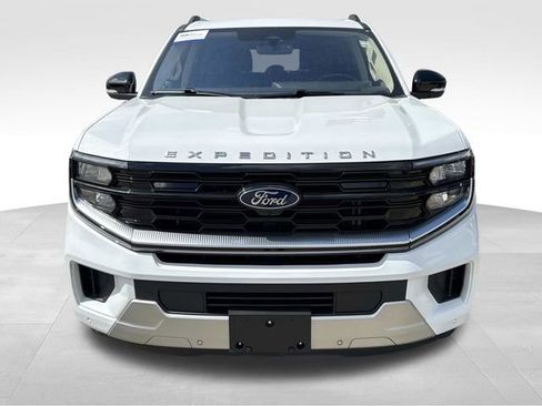 Used 2025 Ford Expedition Max Platinum image 3