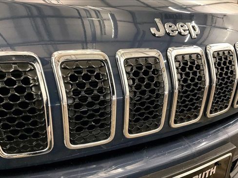 Used 2020 Jeep Cherokee Latitude Plus image 30