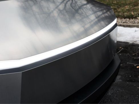 Used 2024 Tesla Cybertruck AWD Crew Cab image 14