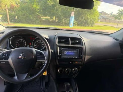 Used 2020 Mitsubishi Outlander Sport ES FWD image 9