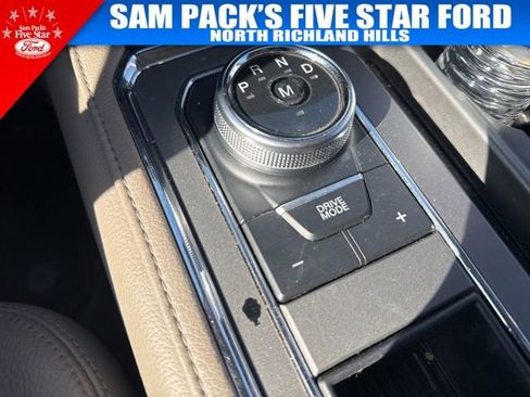 Used 2018 Ford Expedition Max XLT w/ Equipment Group 202A image 8