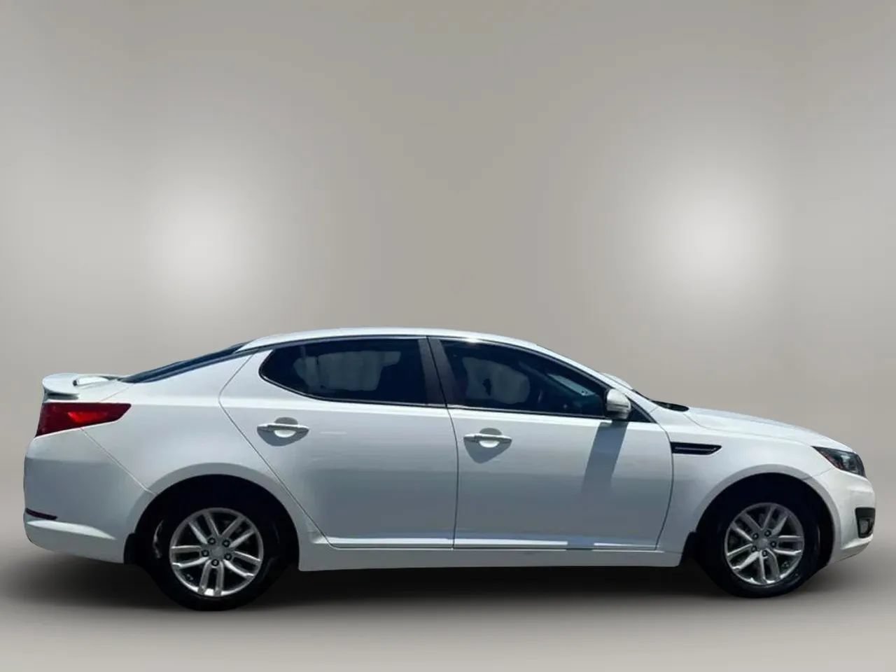 Used 2012 Kia Optima LX FWD image 5