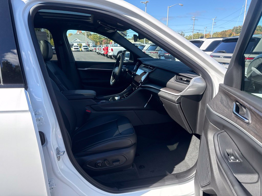 New 2027 Jeep Grand Cherokee Limited AWD/4WD image 27