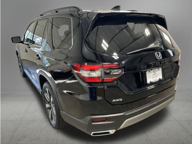 Certified 2025 Honda Pilot Touring image 4
