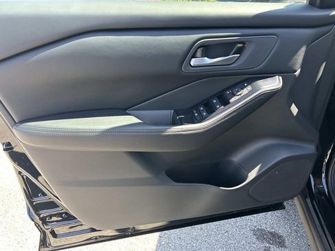 New 2026 Nissan Rogue SV FWD image 15