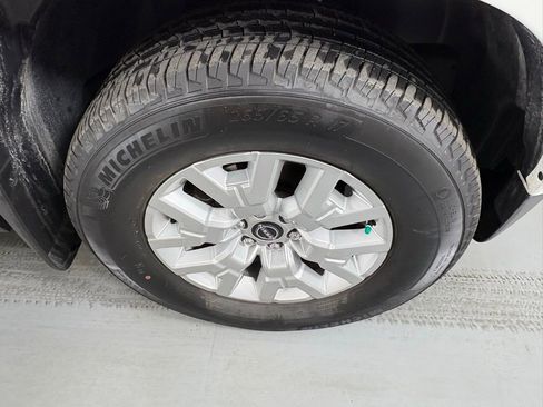 Used 2023 Nissan Frontier SV w/ Technology Package image 10