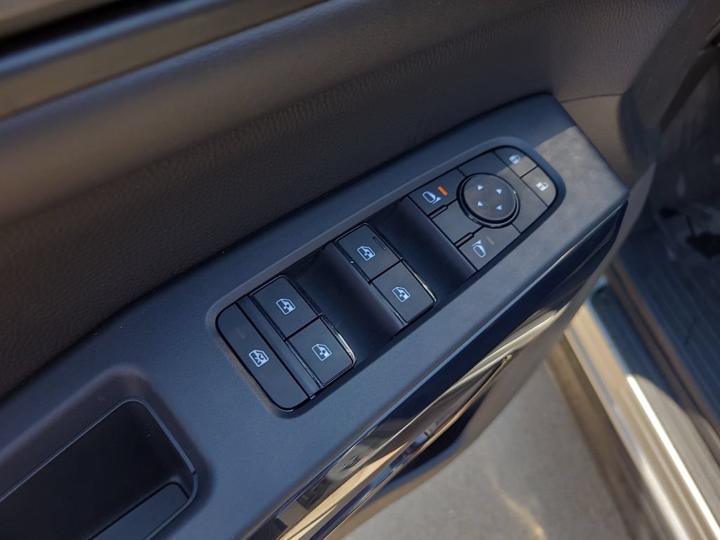 Certified 2025 Nissan Pathfinder S FWD image 18