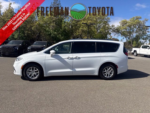 Used 2021 Chrysler Pacifica Touring-L FWD image 1