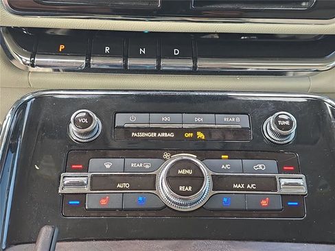 Used 2018 Lincoln Navigator Reserve w/ Technology Package image 24