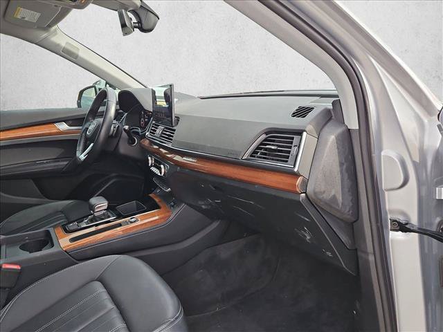 Used 2023 Audi Q5 2.0T Premium Plus w/ Premium Plus Package AWD/4WD image 16