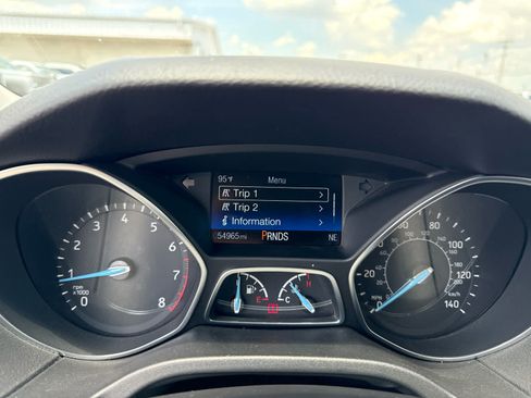 Used 2018 Ford Focus Titanium w/ Titanium Technology Package FWD image 15