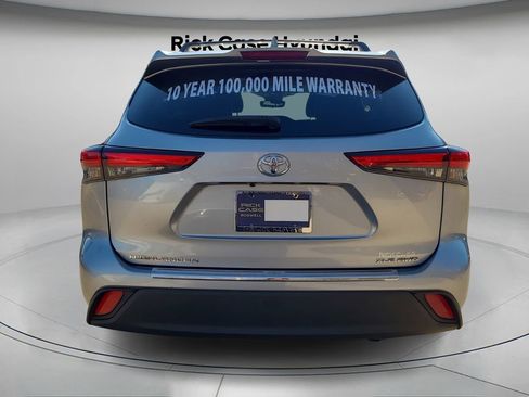 Used 2020 Toyota Highlander XLE image 6