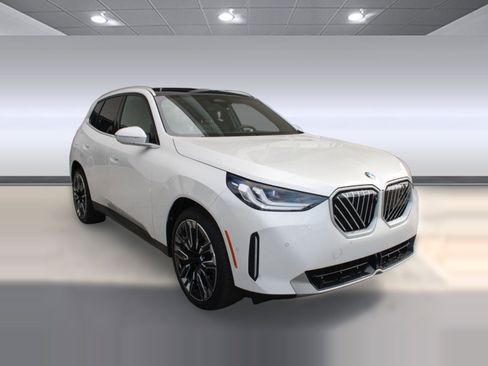 Used 2025 BMW X3 xDrive30i w/ Premium Package image 7