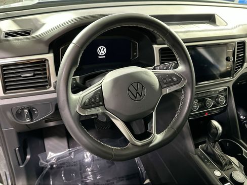 Used 2022 Volkswagen Atlas Cross Sport SE image 19