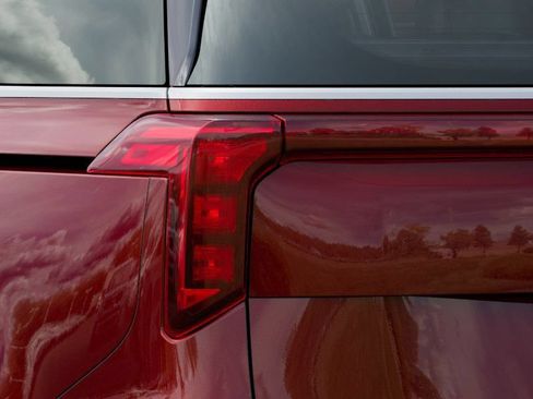 New 2025 Kia Carnival FWD image 11