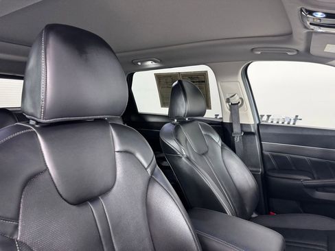 Used 2025 Kia Sorento SX image 34