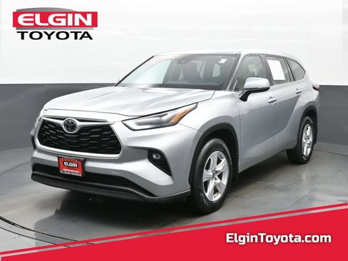Used 2024 Toyota Highlander LE AWD/4WD image 1
