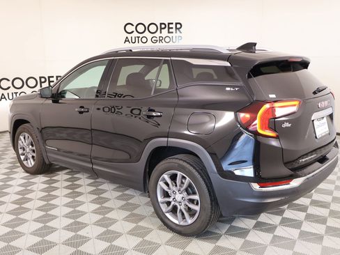 Used 2024 GMC Terrain SLT image 21