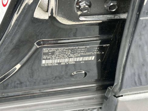 Used 2017 Toyota RAV4 XLE FWD image 17